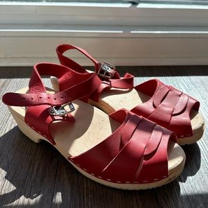 Peep Toe Red Lotta from Stockholm Women’s Clogs